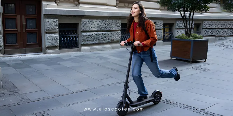 راهنمای کامل خرید اسکوتر برقی: فاکتورهای کلیدی برای انتخاب بهترین مدل در ایران