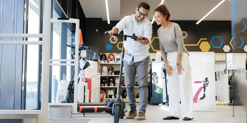 راهنمای کامل خرید اسکوتر برقی: فاکتورهای کلیدی برای انتخاب بهترین مدل در ایران